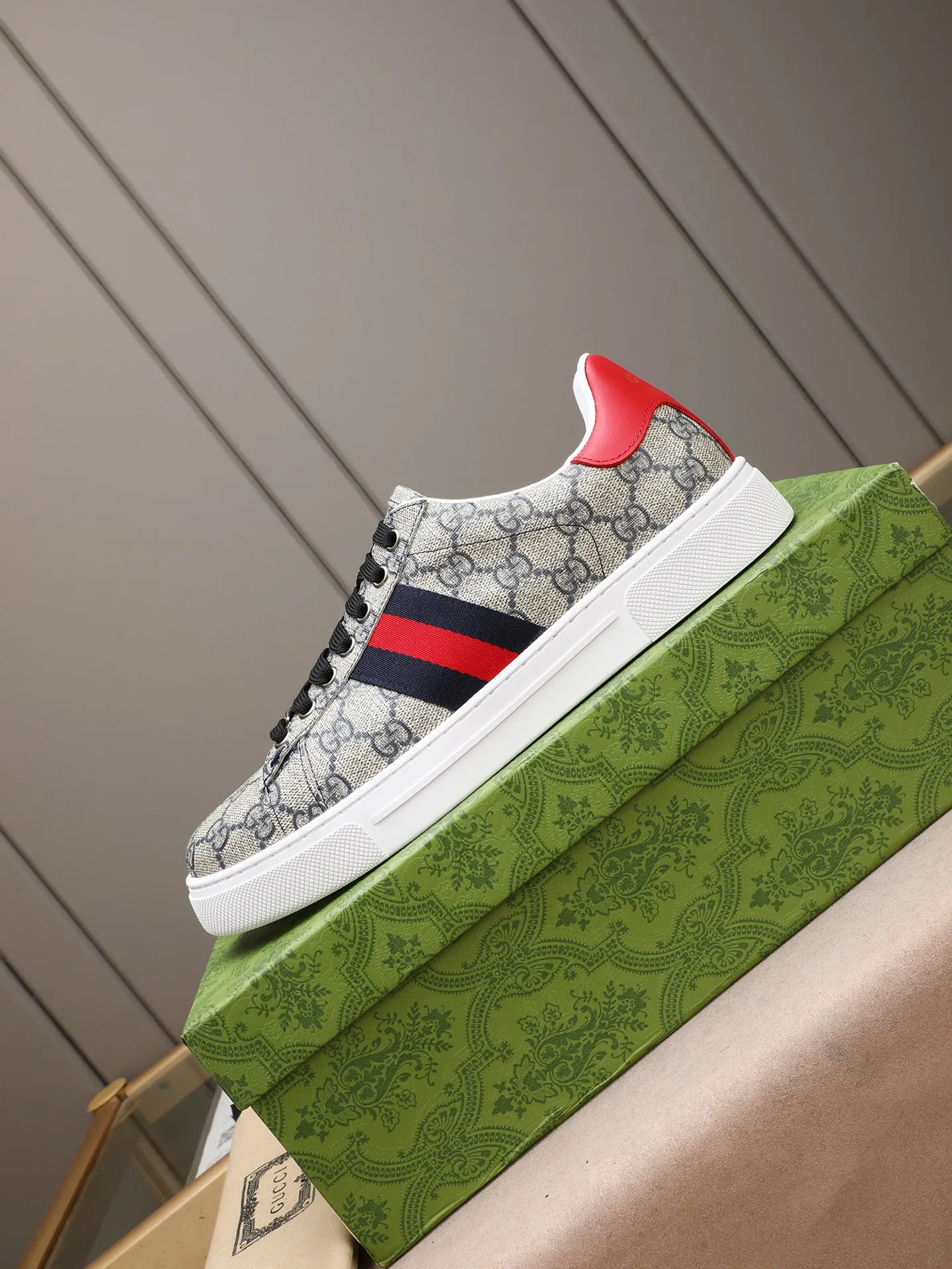 Men's shoes 💰400 [running volume version] GUGGI white shoe series! The fabric is made of imported cowhide➕Gucci special material➕sheep lining➕original rubber outsole, men's size 38-44 (45 can be customized)